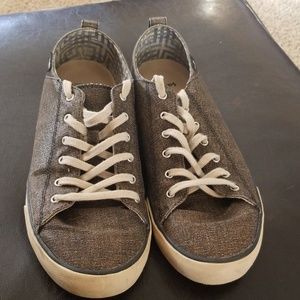 SANUK sneakers size 11